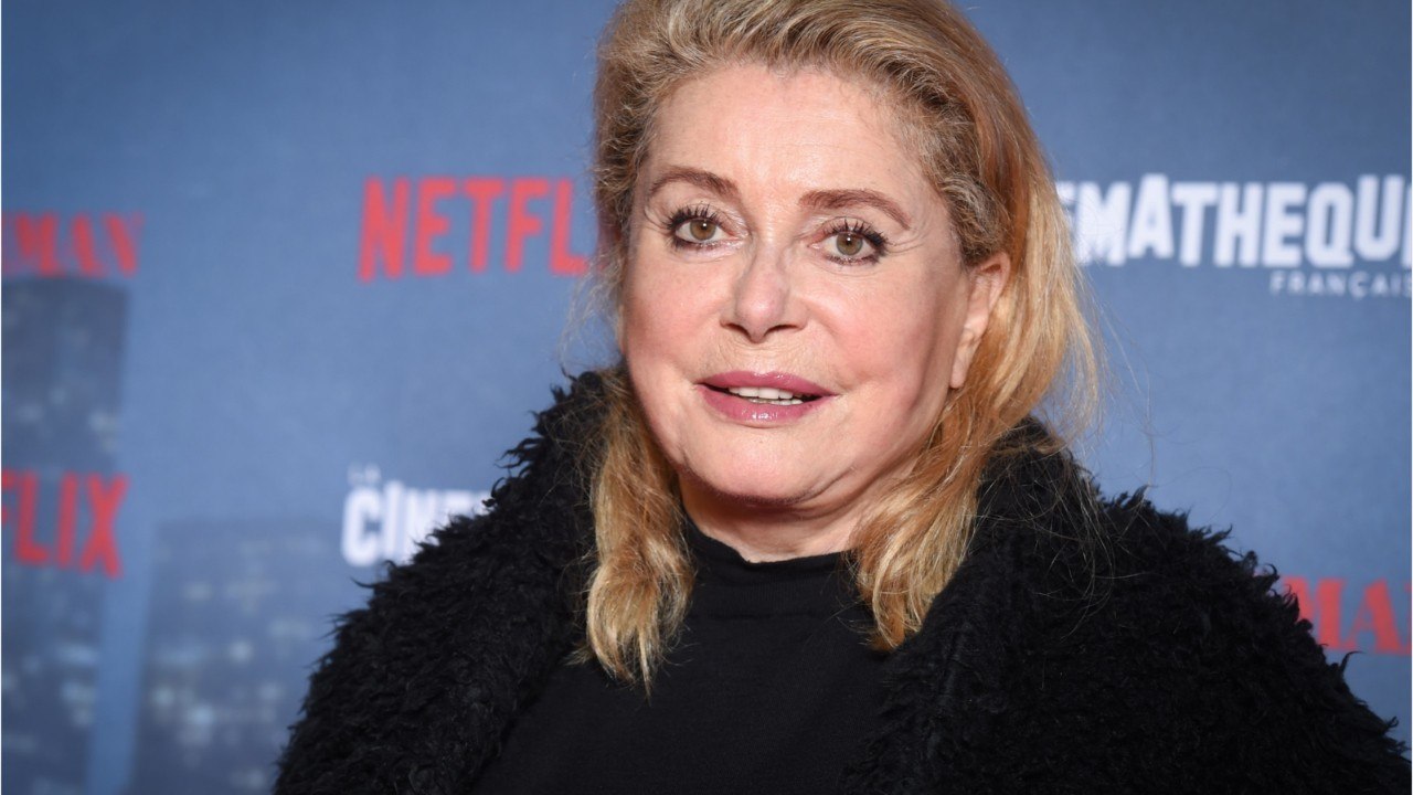 VOICI Catherine Deneuve hospitalisée : un proche lève le voile sur son état après son AVC