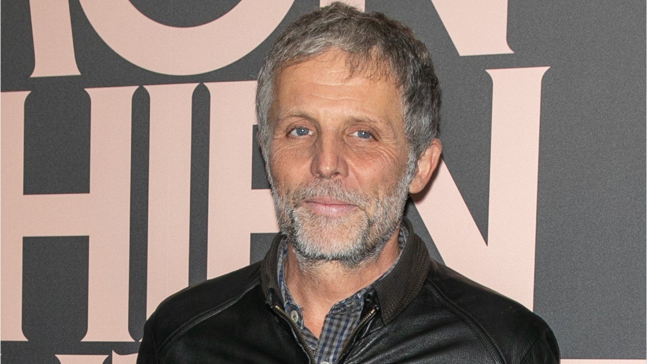 VOICI - Stéphane Guillon : Ses Propos Très Maladroits En Pleine Manifestation Contre Les Féminicides (1)