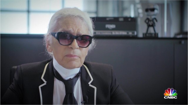 VOICI - Mort de Karl Lagerfeld : pourquoi il n’y aura pas de cérémonie en hommage au couturier