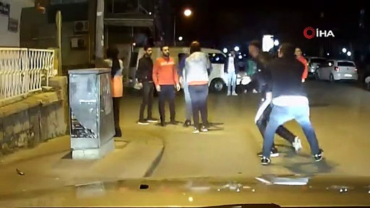 ''Laf atma'' kavgasında ortalık savaş alanına döndü