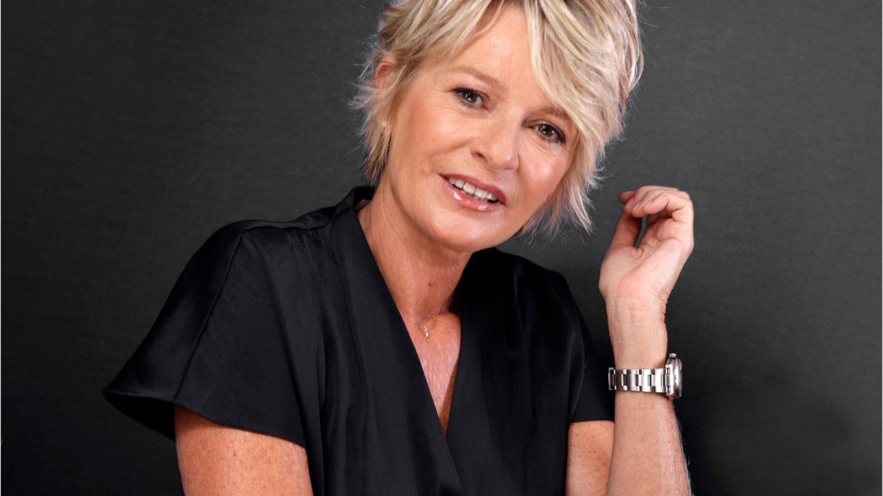 VOICI Sophie Davant révèle pourquoi elle adore faire des blagues coquines dans Affaire conclue