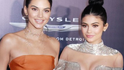 Download Video: VOICI - Kylie Jenner mariée et enceinte ? Cette réponse de Kendall Jenner qui sème (encore) le doute