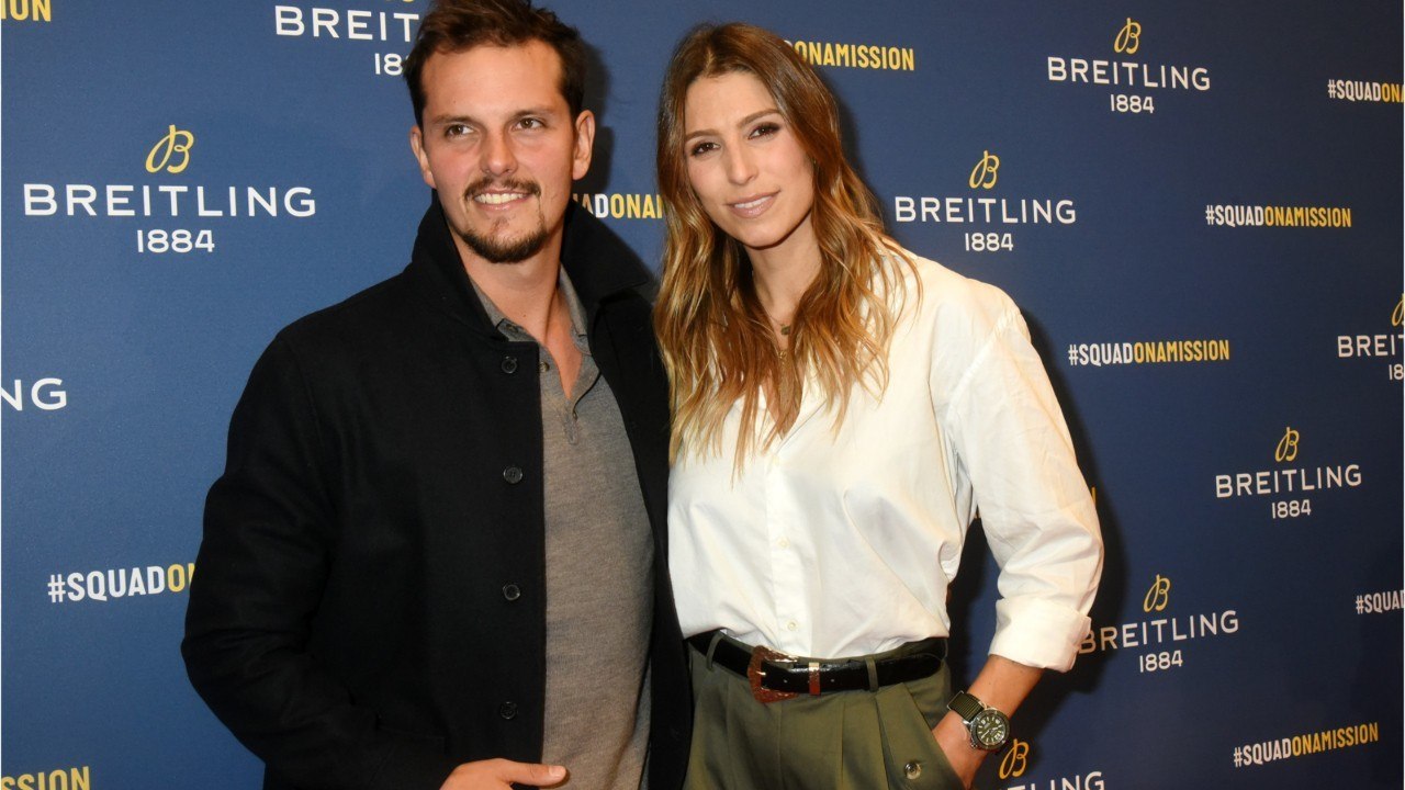 VOICI - Laury Thilleman : Juan Arbelaez se rase la barbe, la Miss se moque de sa nouvelle tête