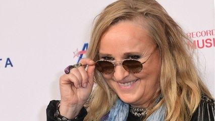 VOICI - Melissa Etheridge : après la mort de son fils, la chanteuse remercie ses fans pour leur soutien