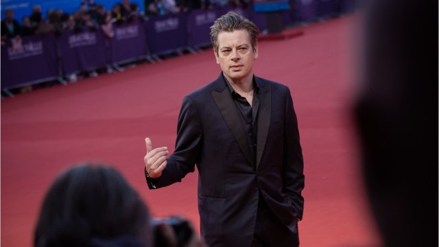 VOICI - Doria Tillier, Louise Bourgoin... Benjamin Biolay tacle sévèrement les anciennes Miss Météo de Canal +