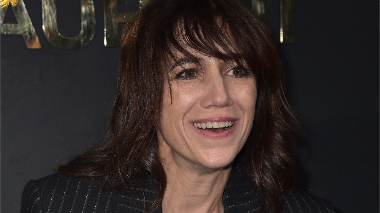 VOICI - PHOTOS Charlotte Gainsbourg publie des photos de sa fille Joe : la ressemblance est frappante