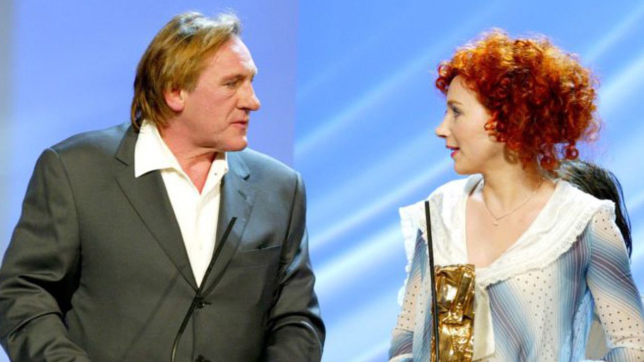 VOICI - Quand Julie Depardieu a honte de son père Gérard !