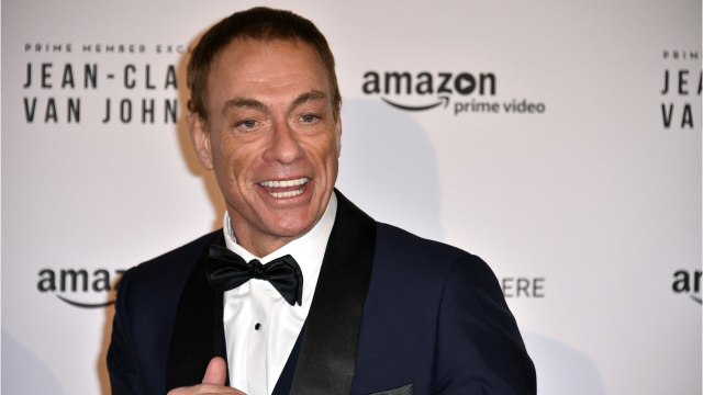 VOICI Jean-Claude Van Damme en couple avec une star de téléréalité ? Un Youtubeur balance