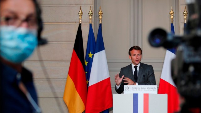 Voici - Emmanuel Macron : les internautes sidérés par son appel téléphonique à Jean-Marie Bigard