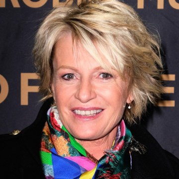 voici socila Sophie Davant Ose Une Combinaison Décolletée Et Se Fait Insulter Sur Instagram (1)