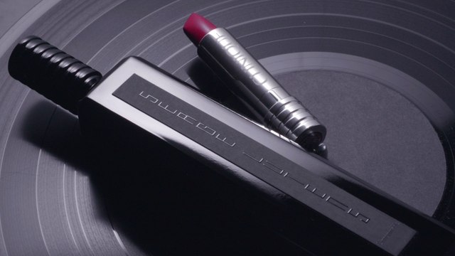 Jeu concours : tentez de gagner le parfum Serge Lutens et le rouge à lèvres Clinique