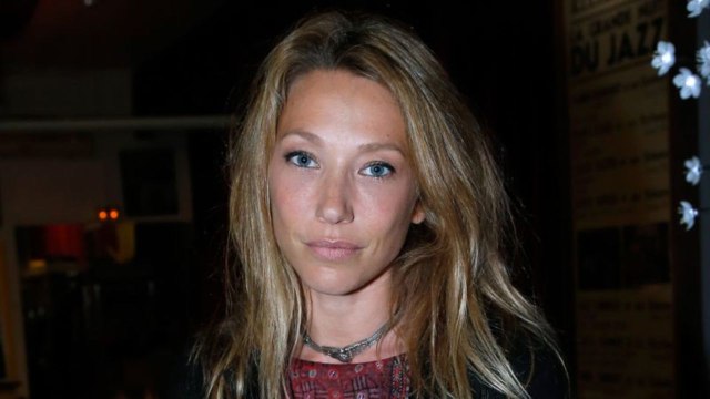 VOICI Mariage de Laura Smet : la délicate attention de son mari Raphaël pour Johnny Hallyday