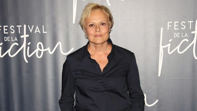 VOICI Muriel Robin : pourquoi l’actrice, très proche de Jacques Chirac, n’a pas réussi à lier une belle amitié avec Emmanuel Macron