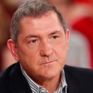 VOICI - Yves Calvi En Pleine Polémique : Ses Propos Sur La « Pleurniche Hospitalière Refont Surface (1)