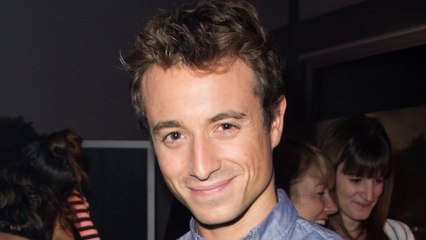 VOICI Hugo Clément touché par une « flashball en pleine tête » pendant la manifestation des Gilets Jaunes