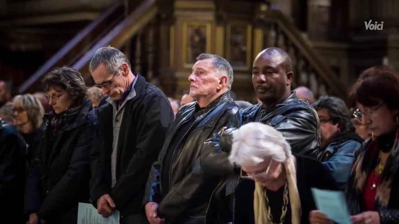 VOICI Hommage à Johnny Hallyday : Eddy Mitchell révèle un couac survenu à la fin de la cérémonie