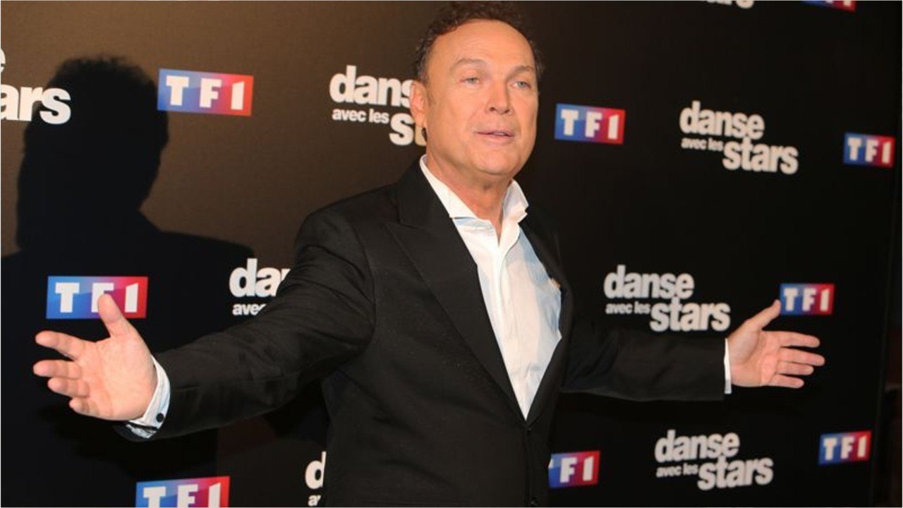 VOICI - Julien Lepers malade : l’animateur fait une grosse mise au point pour « clarifier (sa) situation "