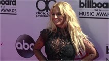 VOICI Britney Spears violemment critiquée à cause de… ses chaussures