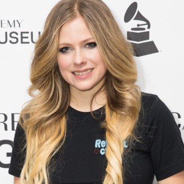 VOICI // SOCIAL // Anniversaire Avril Lavigne