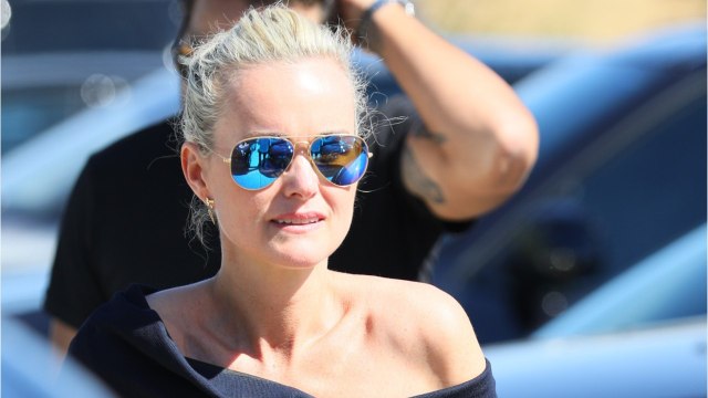 VOICI - Laeticia Hallyday agressée dans les rues de Paris : un témoin raconte la scène choquante