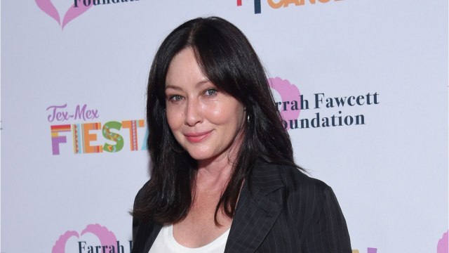 VOICI - Shannen Doherty bien entourée par des amies célèbres dans son combat contre la maladie