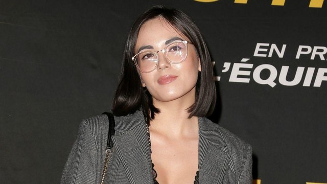 VOICI - PHOTOS Agathe Auproux : avec ses cheveux longs et sans lunettes, elle surprend ses fans