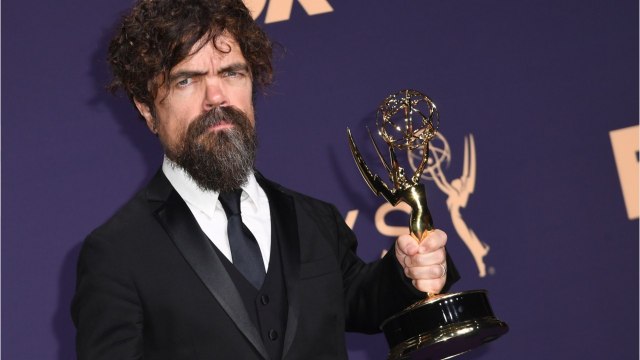 VOICI - Game of Thrones : Peter Dinklage choque le public des Emmy Awards