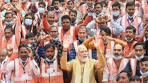 Akhilesh Yadav takes jibe at PM Modi's Varanasi visit