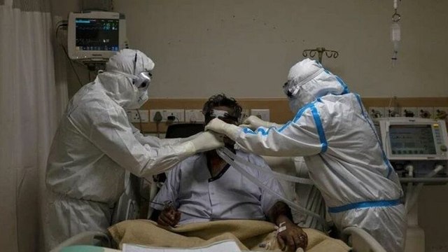 Omicron varyantı, delta varyantına göre 6 kat daha fazla bulaşıcı