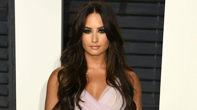 VOICI - Demi Lovato hospitalisée : on sait qui lui a sauvé la vie lors de son overdose