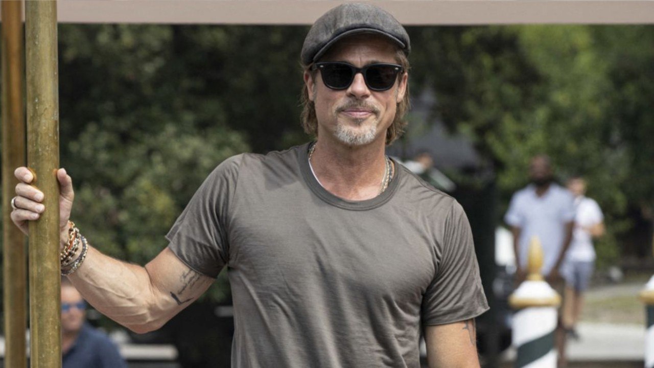 VOICI - Brad Pitt pense toujours à Angelina Jolie ? Ce nouveau tatouage qui intrigue