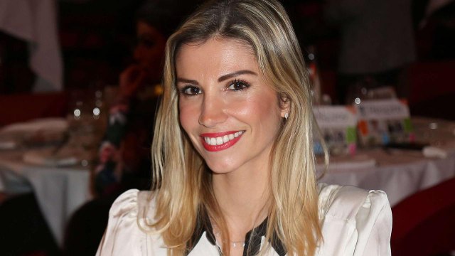 VOICI - Alexandra Rosenfeld épinglée par sa mère après un post sexy sur Instagram