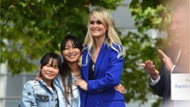 VOICI - PHOTO Laeticia Hallyday et ses filles confinées à Los Angeles, dans la bonne humeur