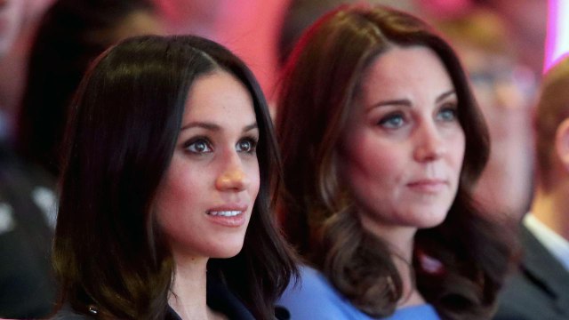 VOICI Kate Middleton et Meghan Markle : découvrez ce qu’Elizabeth II leur interdit formellement de porter
