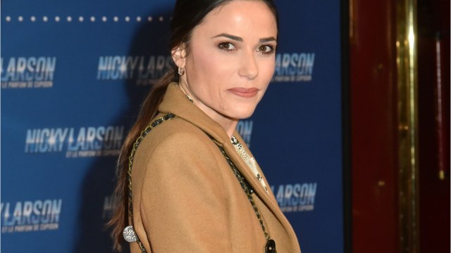 VOICI - Capucine Anav : ces demandes très étranges qu’elle reçoit de la part de ses admirateurs