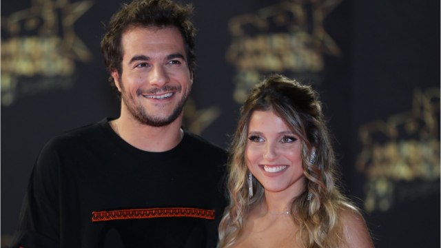 VOICI - Amir fait le buzz torse nu et dévoile ses abdos