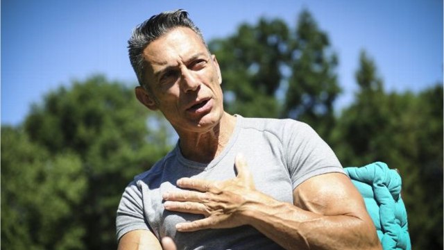 Voici - Gérard Vivès : ce traumatisme qui le poursuit depuis sa lourde chute sur le plateau du Juste Prix