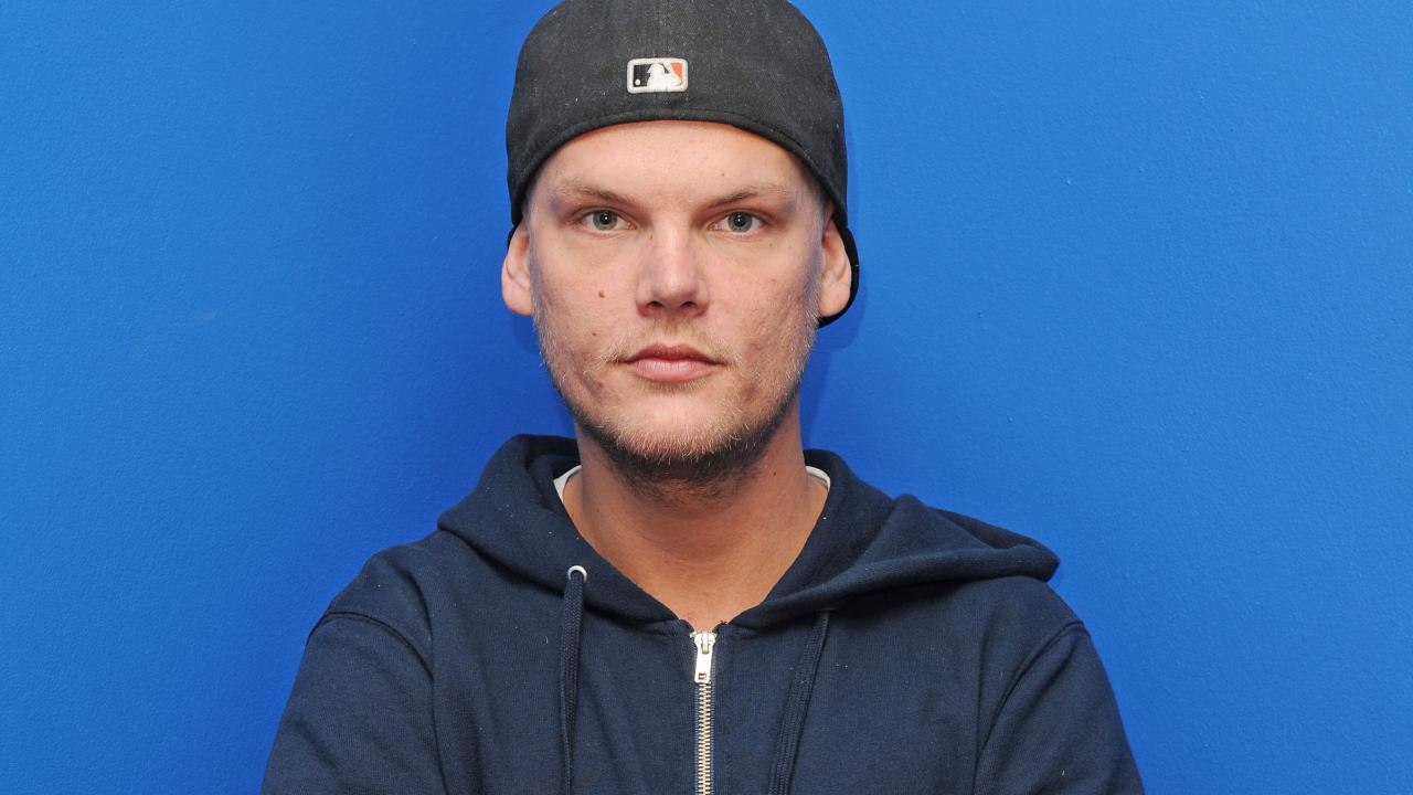 VOICI Mort d’Avicii : ses proches dévoilent des images de ses obsèques privées