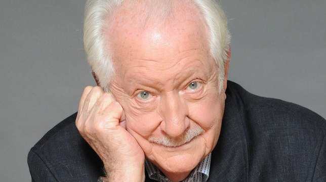 VOICI - Mort de Pierre Belle­mare : son fils Pierre Dhos­tel lui rend un bel hommage à la radio