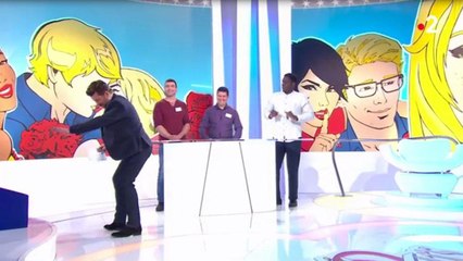 VOICI - Bruno Guillon fait une démonstration de twerk dans Les Z'amours