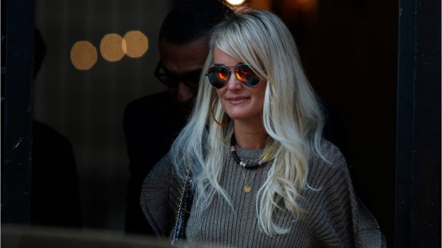 VOICI - Laeticia Hallyday : son message bouleversant à cette précieuse amie qui l’a aidée à faire son deuil