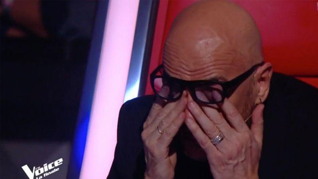 VOICI The Voice 7 : Pascal Obispo fond en larmes pendant l'hommage à Maurane