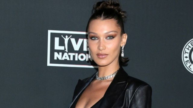 VOICI Bella Hadid : sa petite robe transparente ne cache pas grand-chose