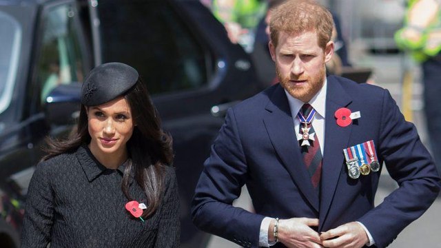 VOICI La famille royale embarrassée : le père de Meghan Markle aurait organisé de fausses paparazzades