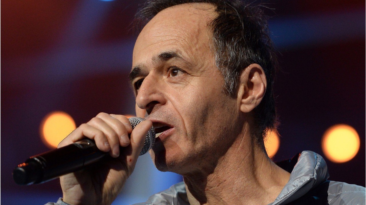 VOICI - Jean-Jacques Goldman : sa belle rencontre pendant ses vacances dans les Alpes
