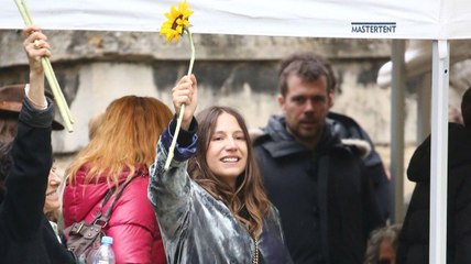 VOICI - Mort de Jacques Hige­lin : l’émou­vant message de sa fille Izïa