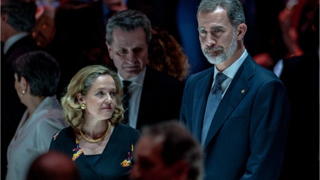 Voici - Sur son bateau, Felipe VI d’Espagne a accosté une belle blonde en mer !