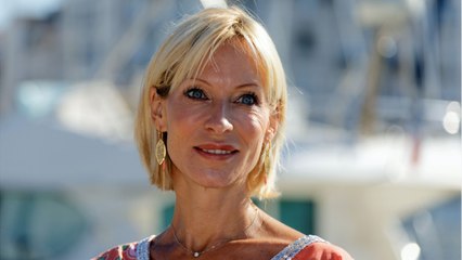 VOICI - PHOTO Rebecca Hampton sculpturale en bikini à 46 ans : sa silhouette épate !