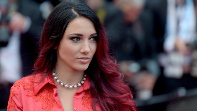 Voici - Delphine Wespiser publie un nouveau cliché sexy sur Instagram, les internautes sont conquis