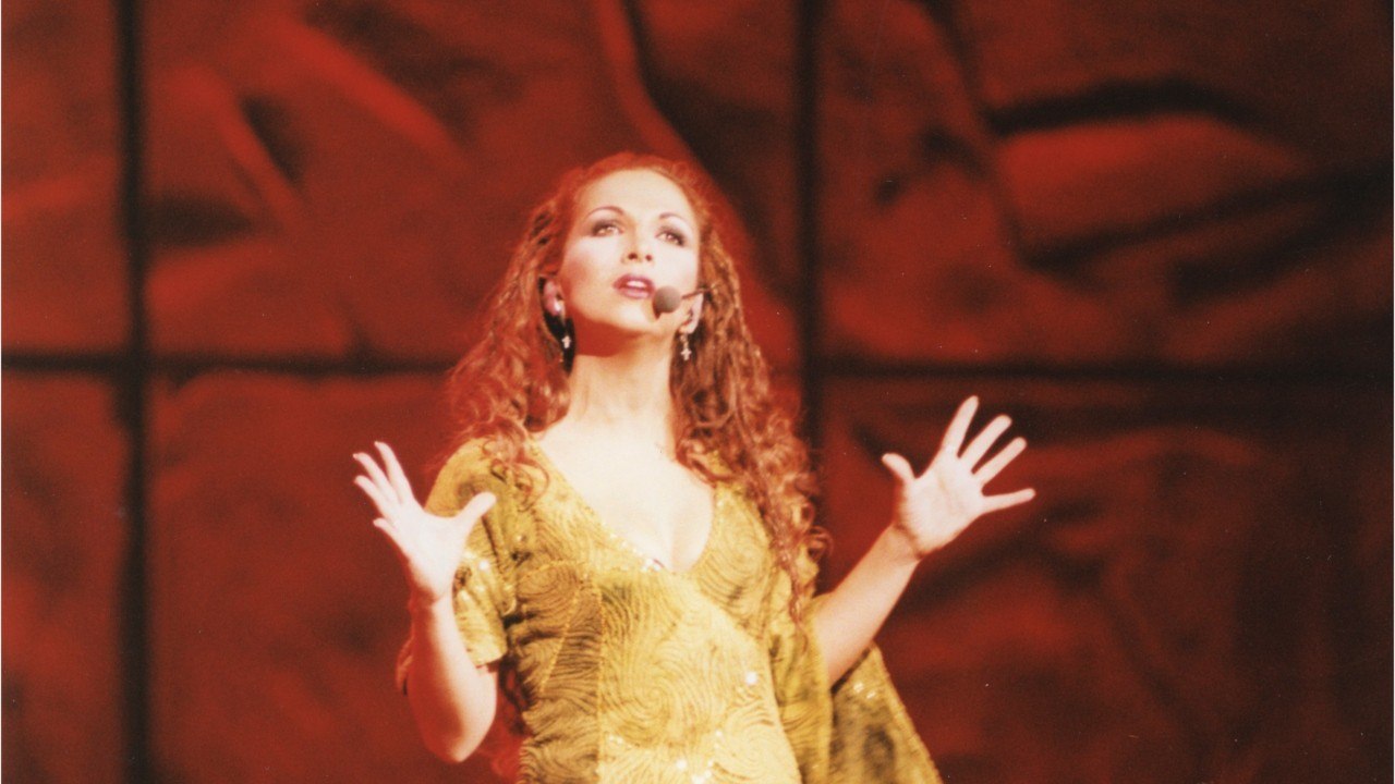 VOICI - Hélène Ségara et Garou : leurs tendres retrouvailles, 20 ans après Notre-Dame de Paris